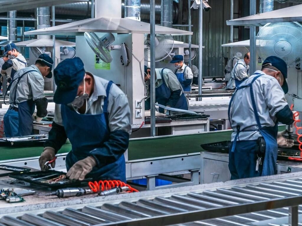 How To Start A CNC Machine Shop? 2 Hiring Skilled CNC Operators And Technicians