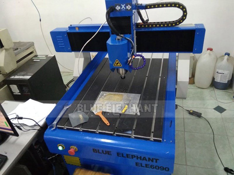 After-Sale Service for 6090 Advertising CNC Machine in Vietnam 3