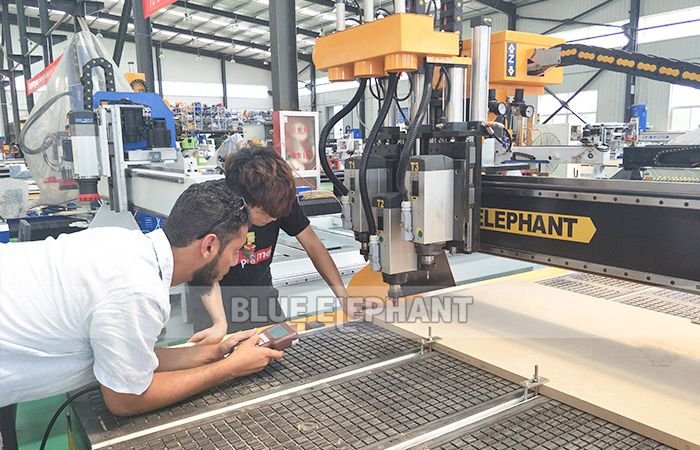 Training for Kenyan customer-1530 Pneumatic System 3 Spindles CNC Router 3