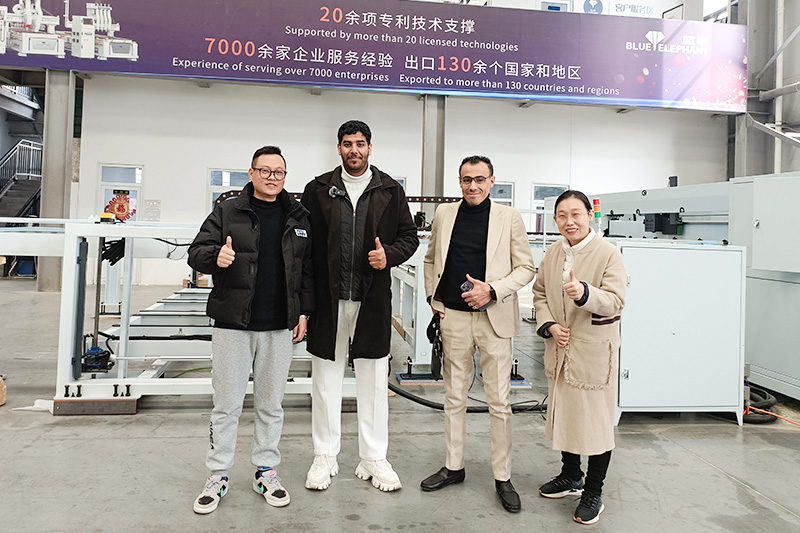 Saudi Arabia customers visit 