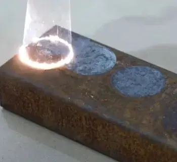 Laser Cleaning vs Dry Ice Blasting: Which Is Better? 1 portable fiber laser cleaning machine with handheld gun for factory rust removal